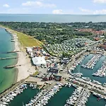 40123-juelsminde-ved-diget-3 *