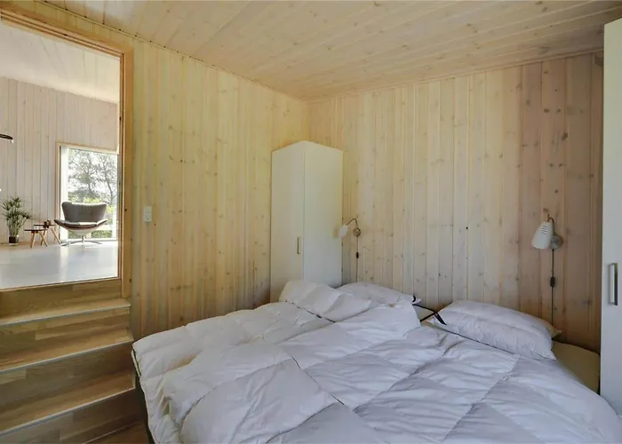 40123-juelsminde-ved-diget-3 *